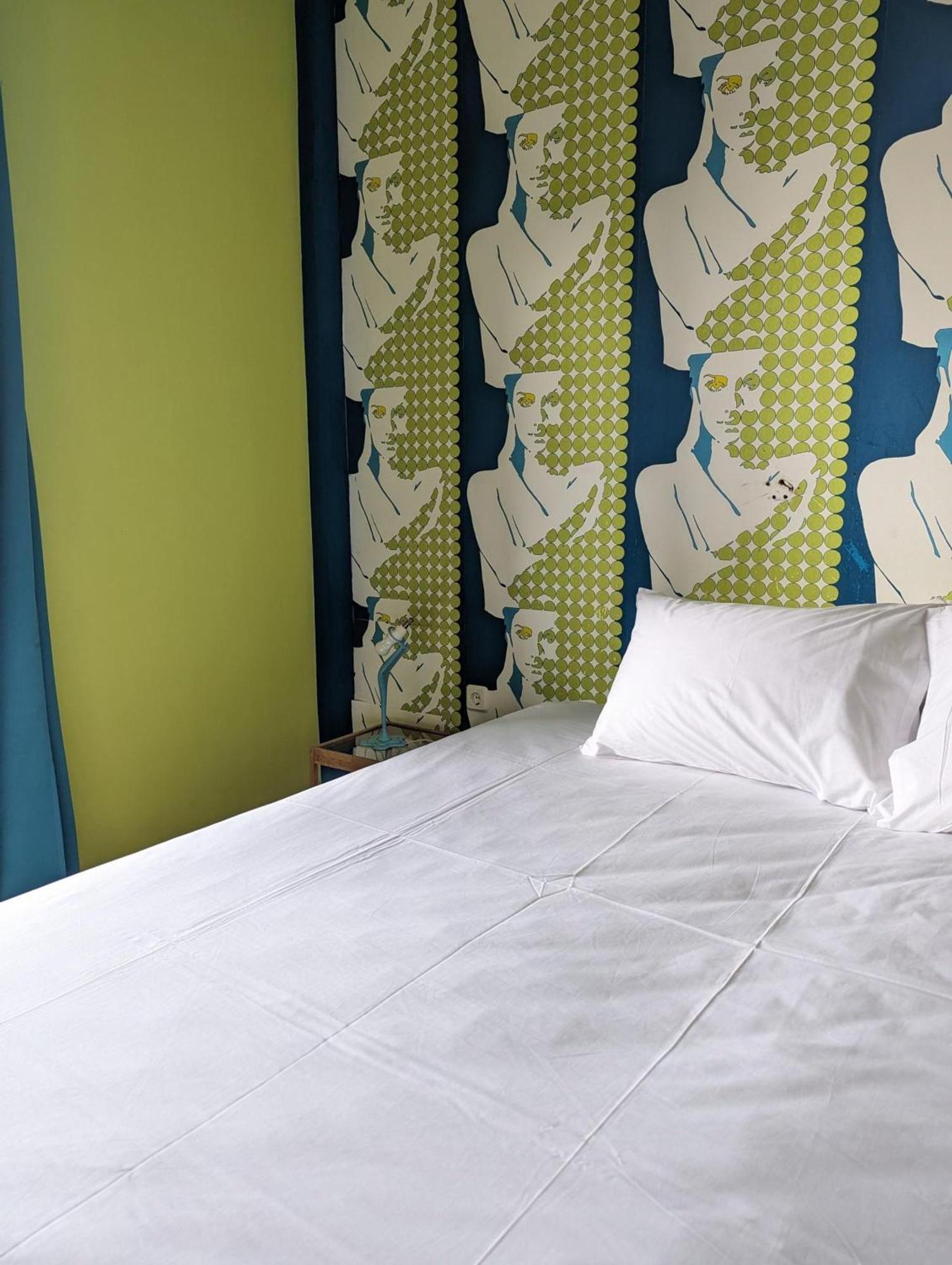 Okeania Seafront Rooms In Kamena Vourla Exterior photo
