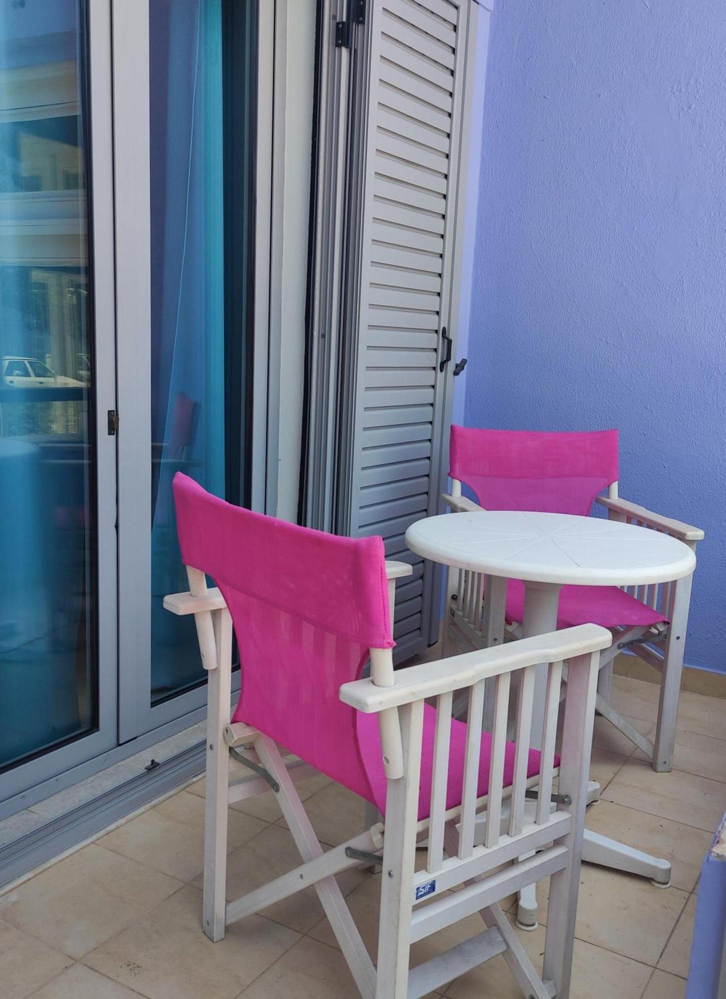 Okeania Seafront Rooms In Kamena Vourla Exterior photo