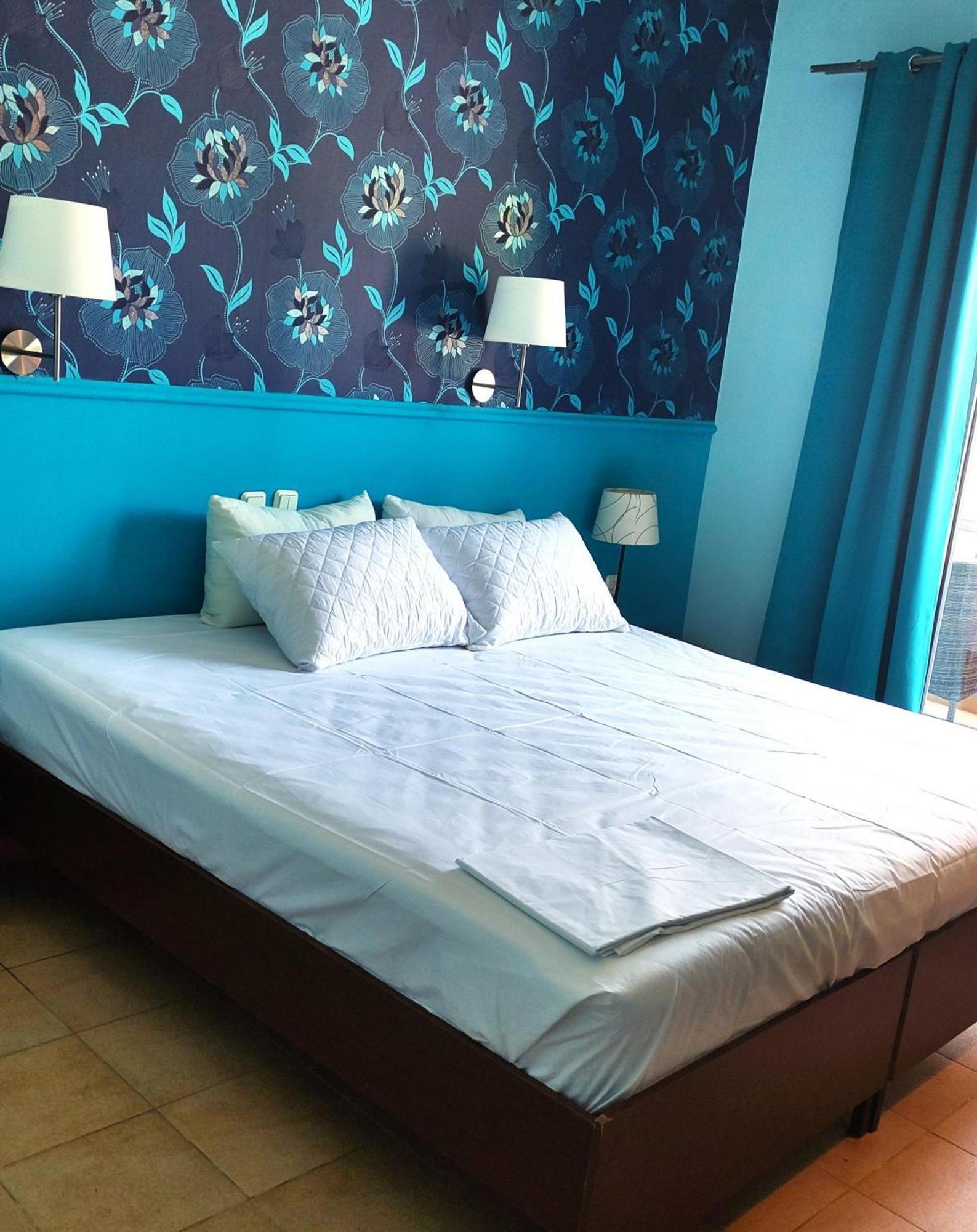 Okeania Seafront Rooms In Kamena Vourla Exterior photo
